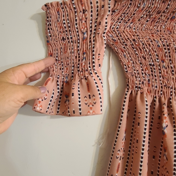 Elegant Smocked Off-Shoulder Blouse - Floral Peach - Picture 2 of 4